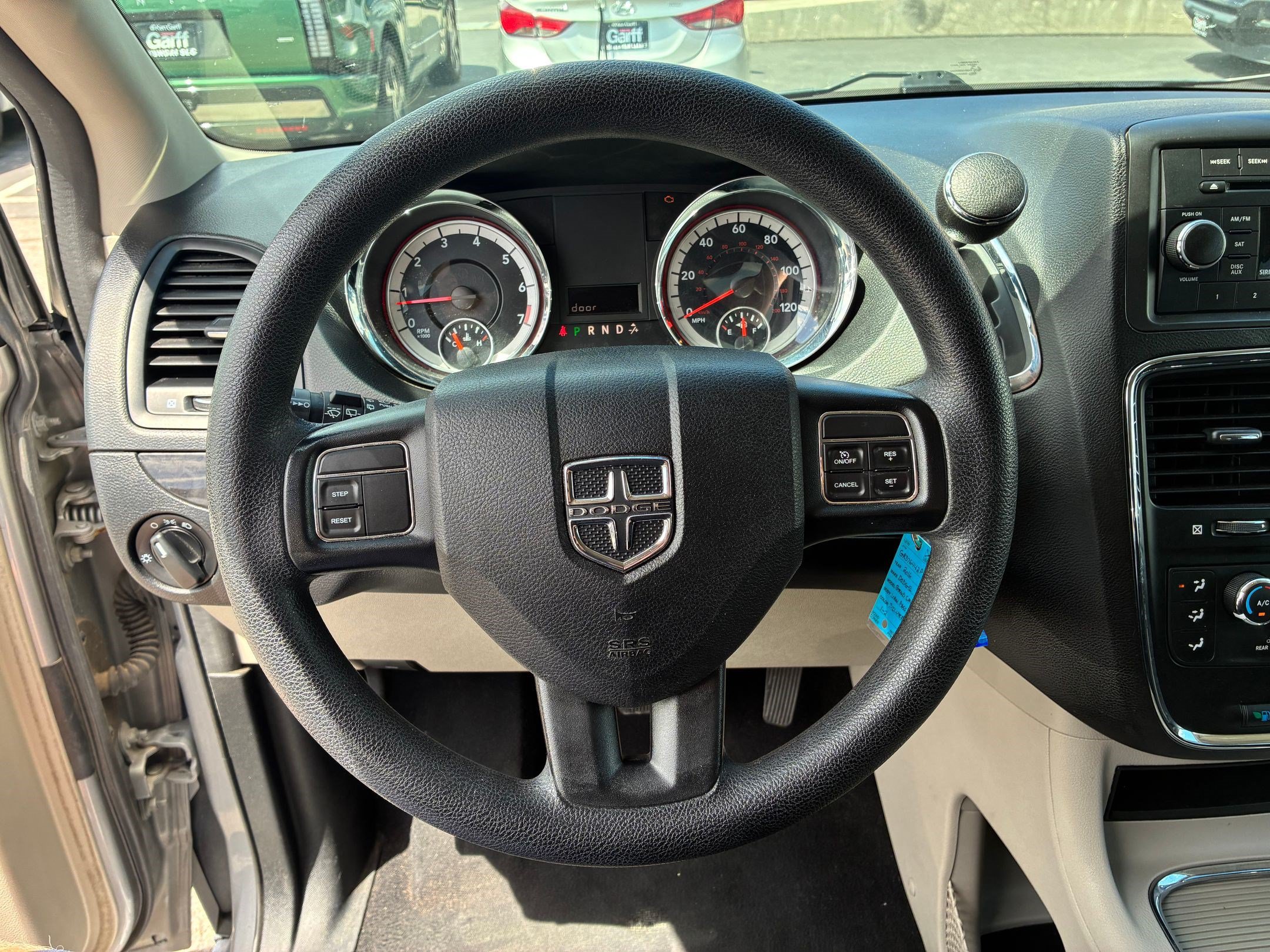 Used 2016 Dodge Grand Caravan SXT FWD image 19