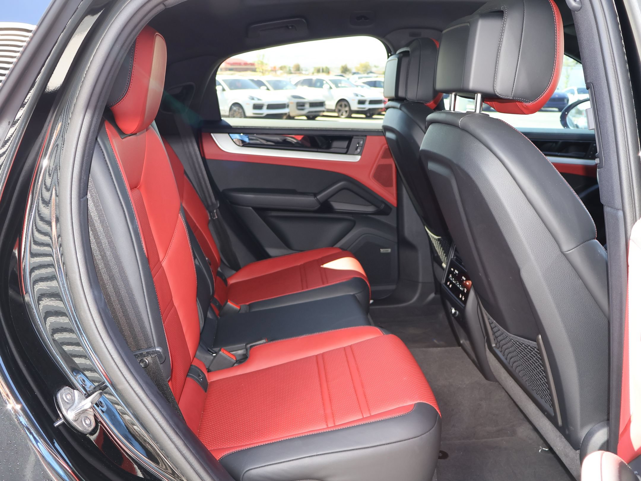 Certified 2026 Porsche Cayenne Coupe AWD/4WD image 31