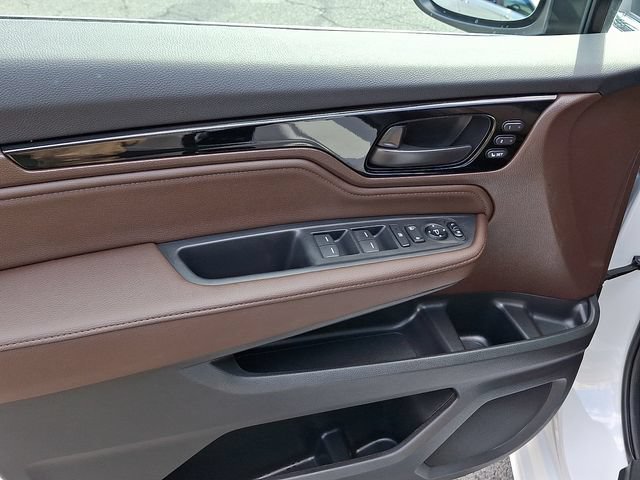 Certified 2025 Honda Odyssey Touring image 14