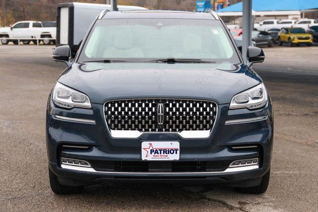 Used 2023 Lincoln Aviator Black Label w/ Class IV Trailer Tow Package image 2