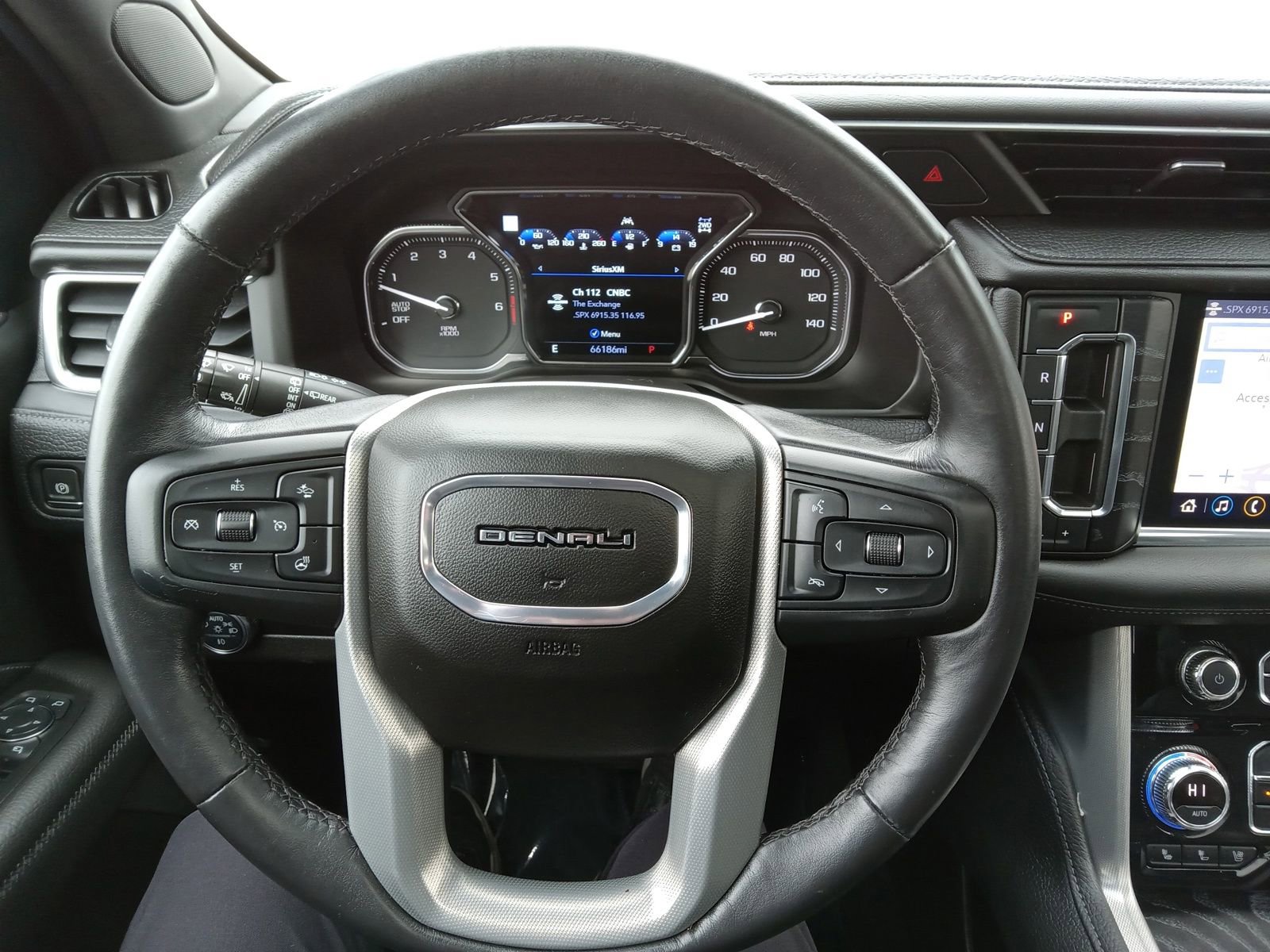 Used 2021 GMC Yukon Denali w/ Denali Premium Package image 13