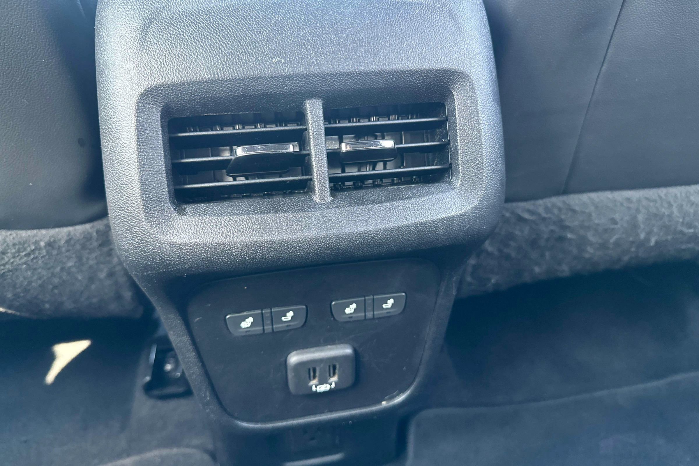 Used 2021 Chevrolet Equinox Premier FWD image 23
