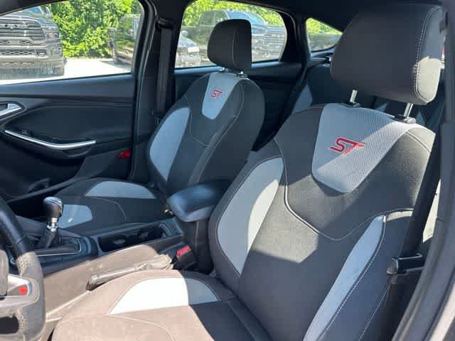 Used 2016 Ford Focus ST FWD image 4