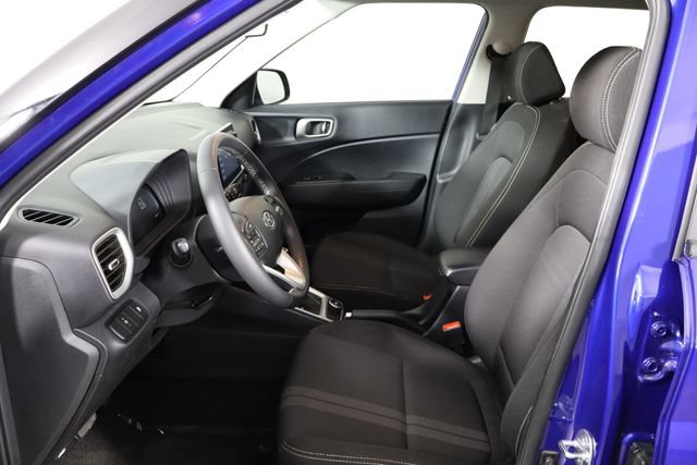 Used 2025 Hyundai Venue SEL FWD image 14