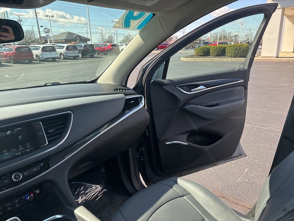 Used 2019 Buick Enclave Essence image 47