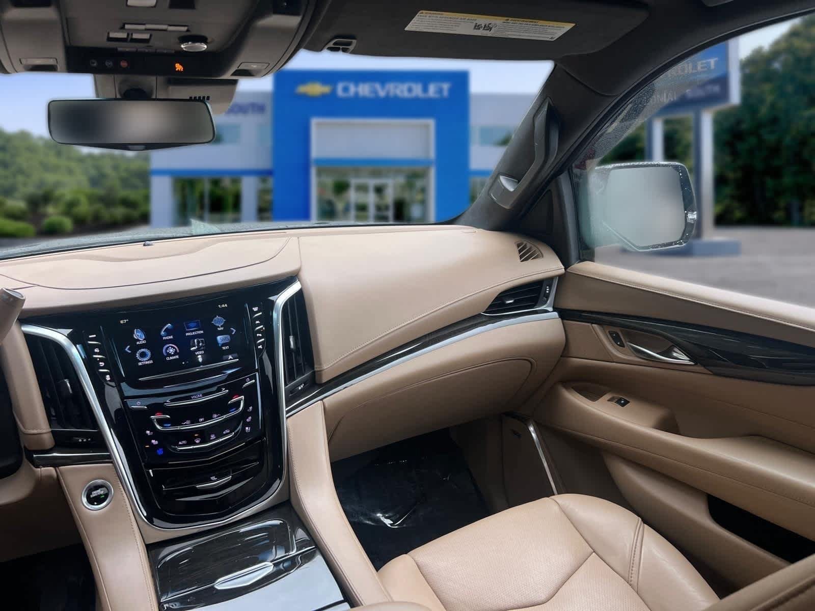Used 2019 Cadillac Escalade Platinum AWD/4WD image 36
