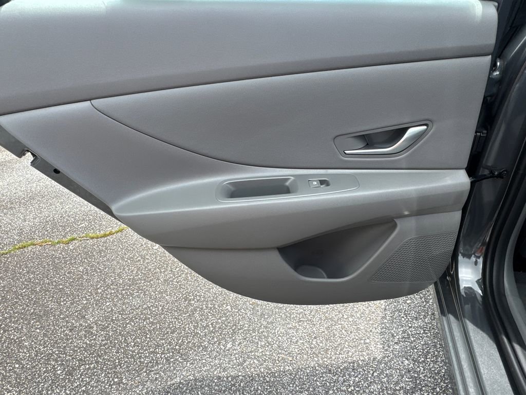 New 2025 Hyundai Elantra Sport image 21