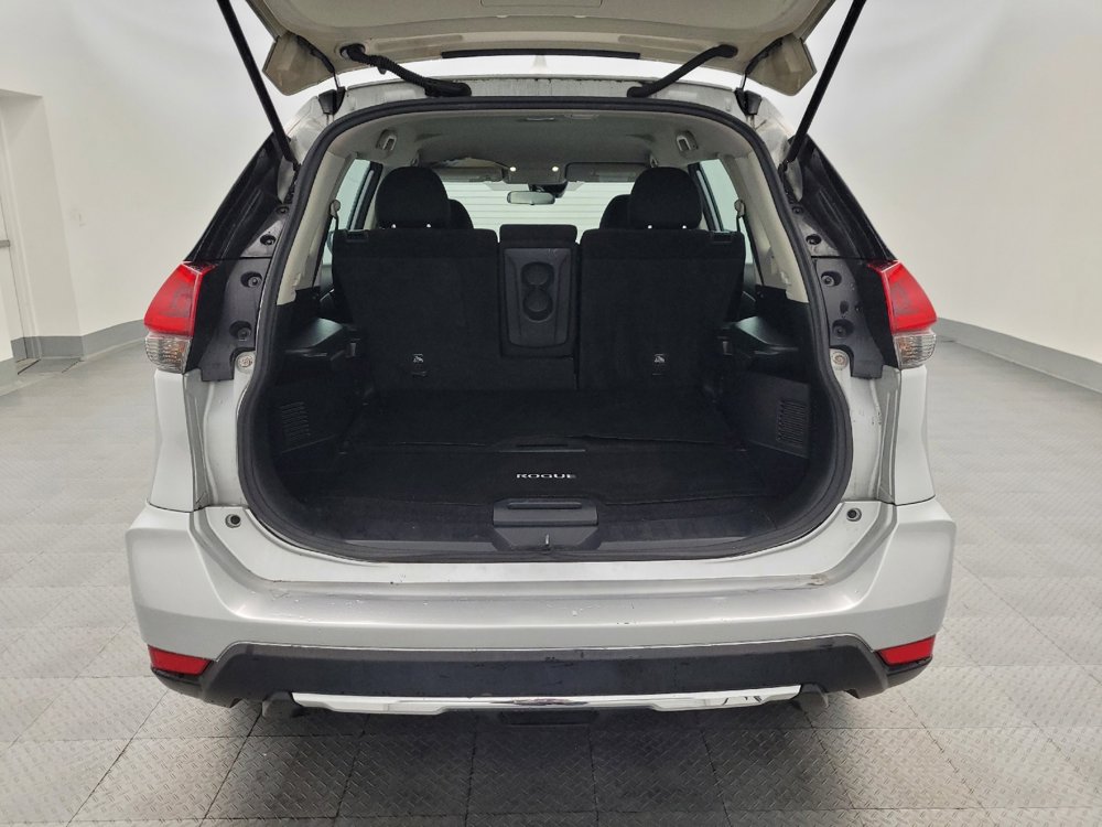 Used 2019 Nissan Rogue S image 29
