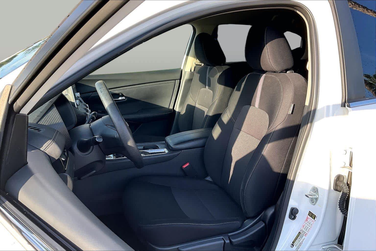Used 2024 Nissan Sentra SV FWD image 7
