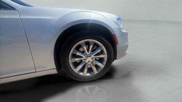 Used 2021 Chrysler 300 Touring L AWD/4WD image 29