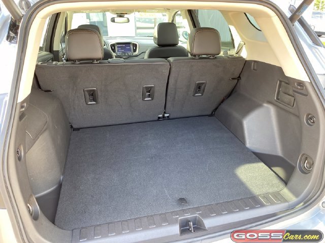 Used 2024 GMC Terrain Denali w/ Denali Premium Package AWD/4WD image 9