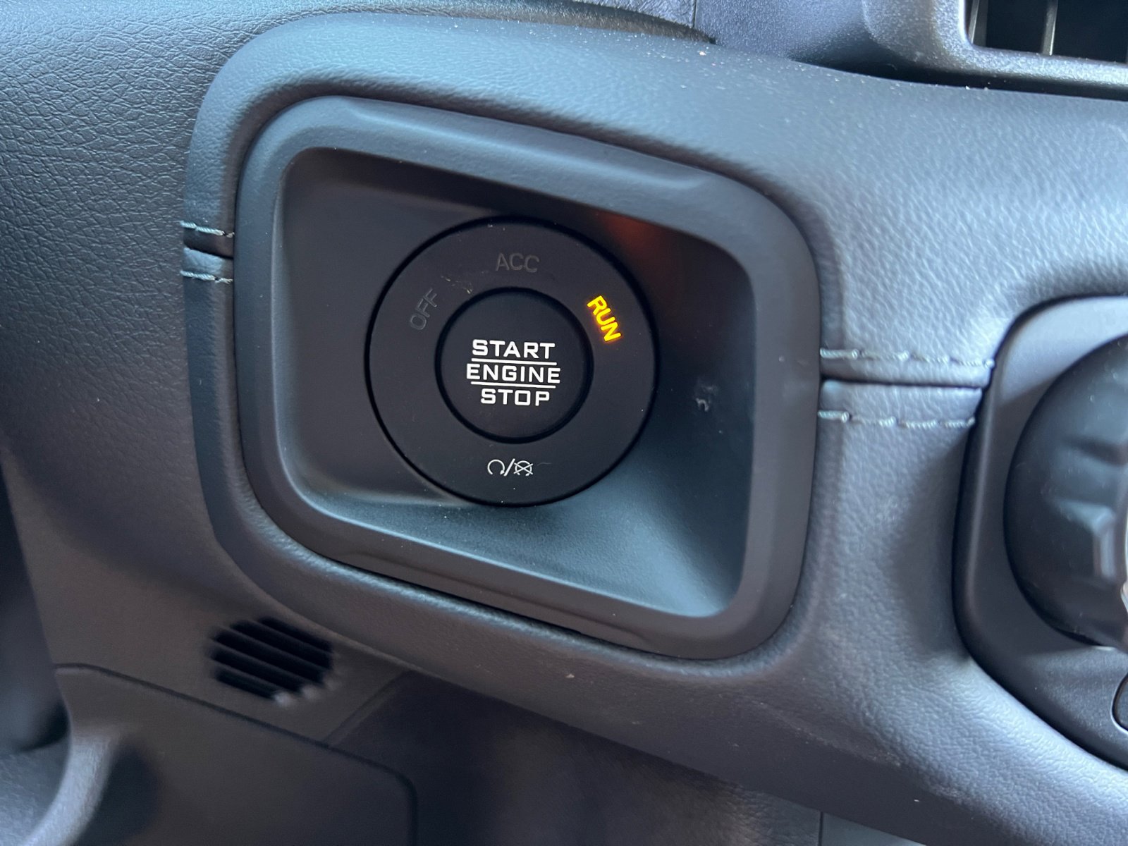 New 2025 Jeep Wrangler Unlimited Rubicon w/ Steel Bumper Group image 30