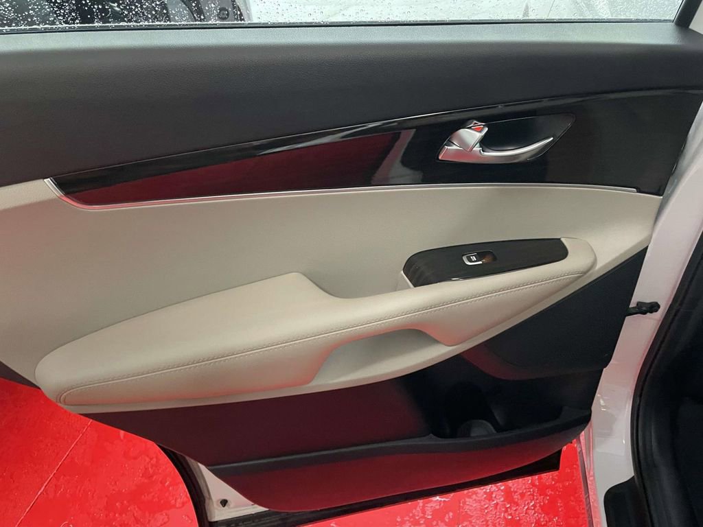 Used 2020 Kia Sorento LX image 19