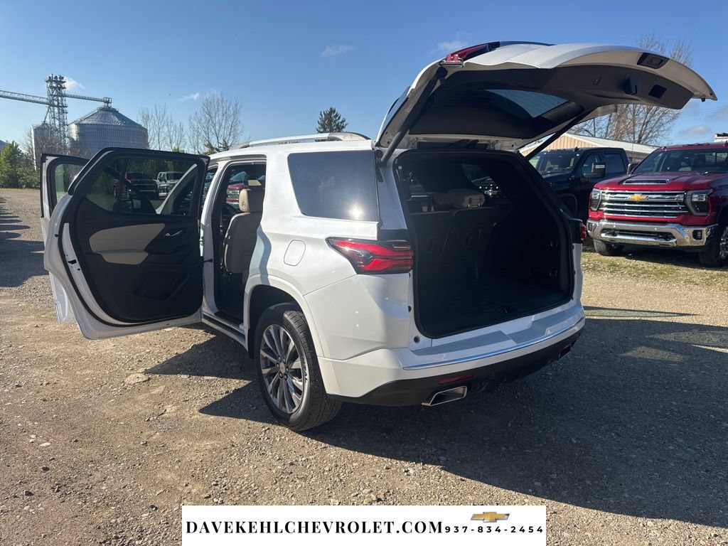 Used 2023 Chevrolet Traverse Premier AWD/4WD image 36
