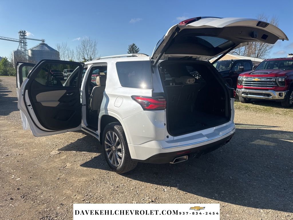 Used 2023 Chevrolet Traverse Premier AWD/4WD image 36