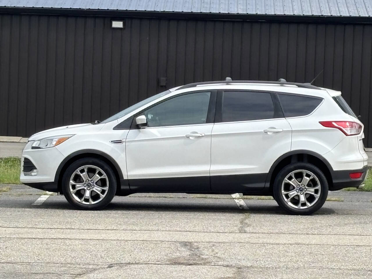 Used 2015 Ford Escape SE w/ Equipment Group 201A image 4