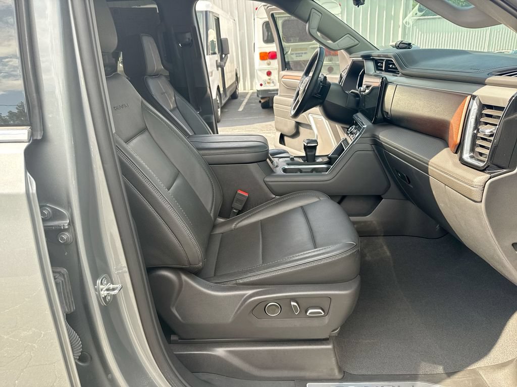Used 2024 GMC Sierra 1500 Denali w/ Technology Package AWD/4WD image 32