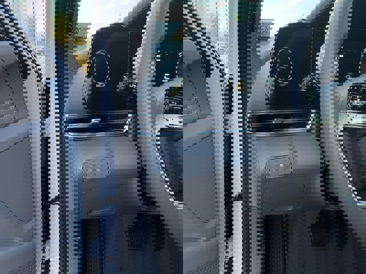 Used 2025 Hyundai Elantra SEL image 26