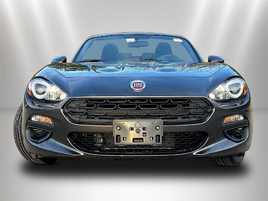 Used 2017 FIAT 124 Spider Classica RWD image 2