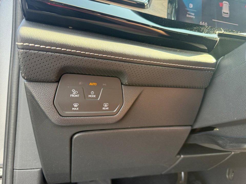 Used 2024 Volkswagen Atlas SE image 37