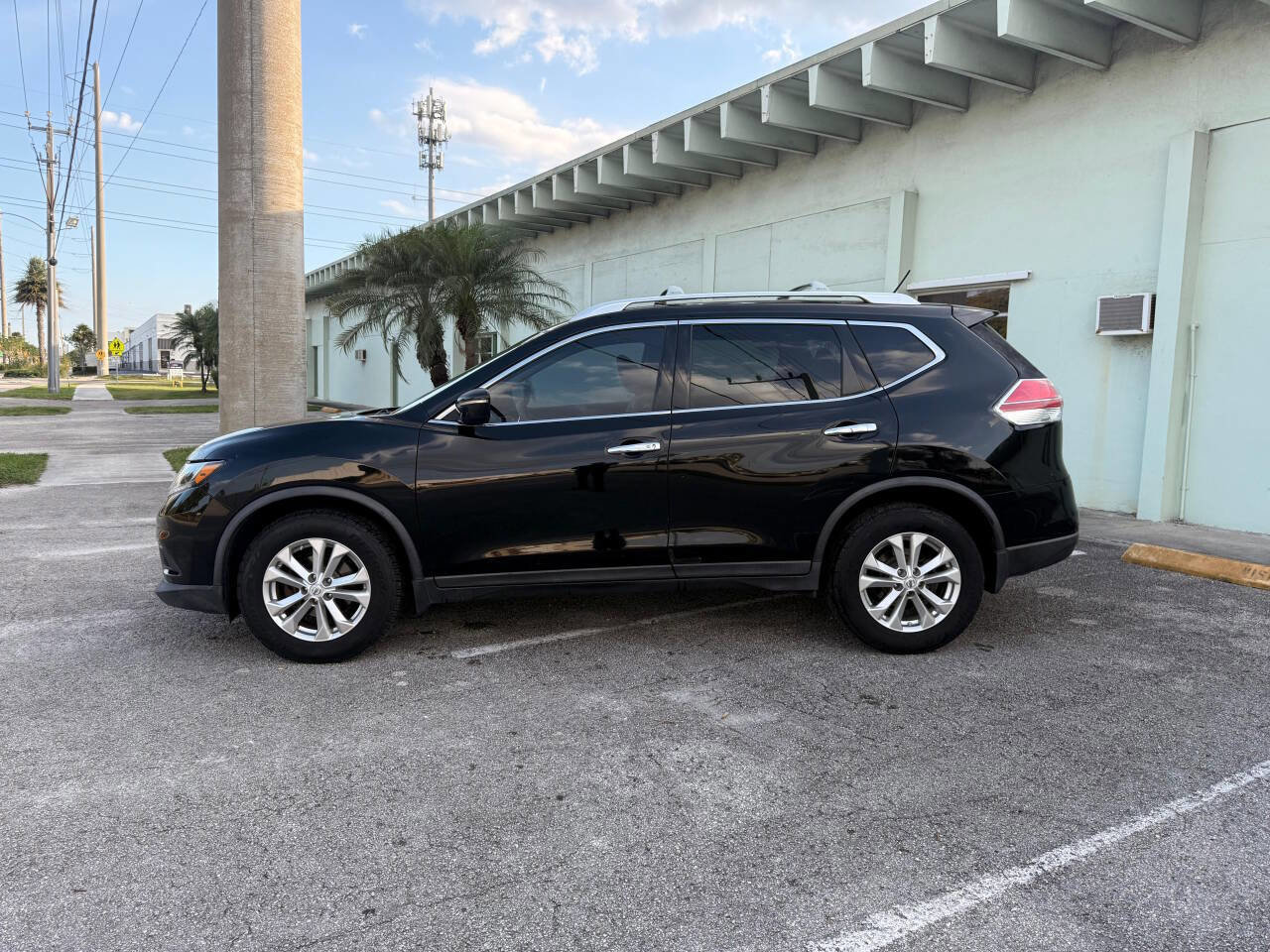 Used 2015 Nissan Rogue SV FWD image 7
