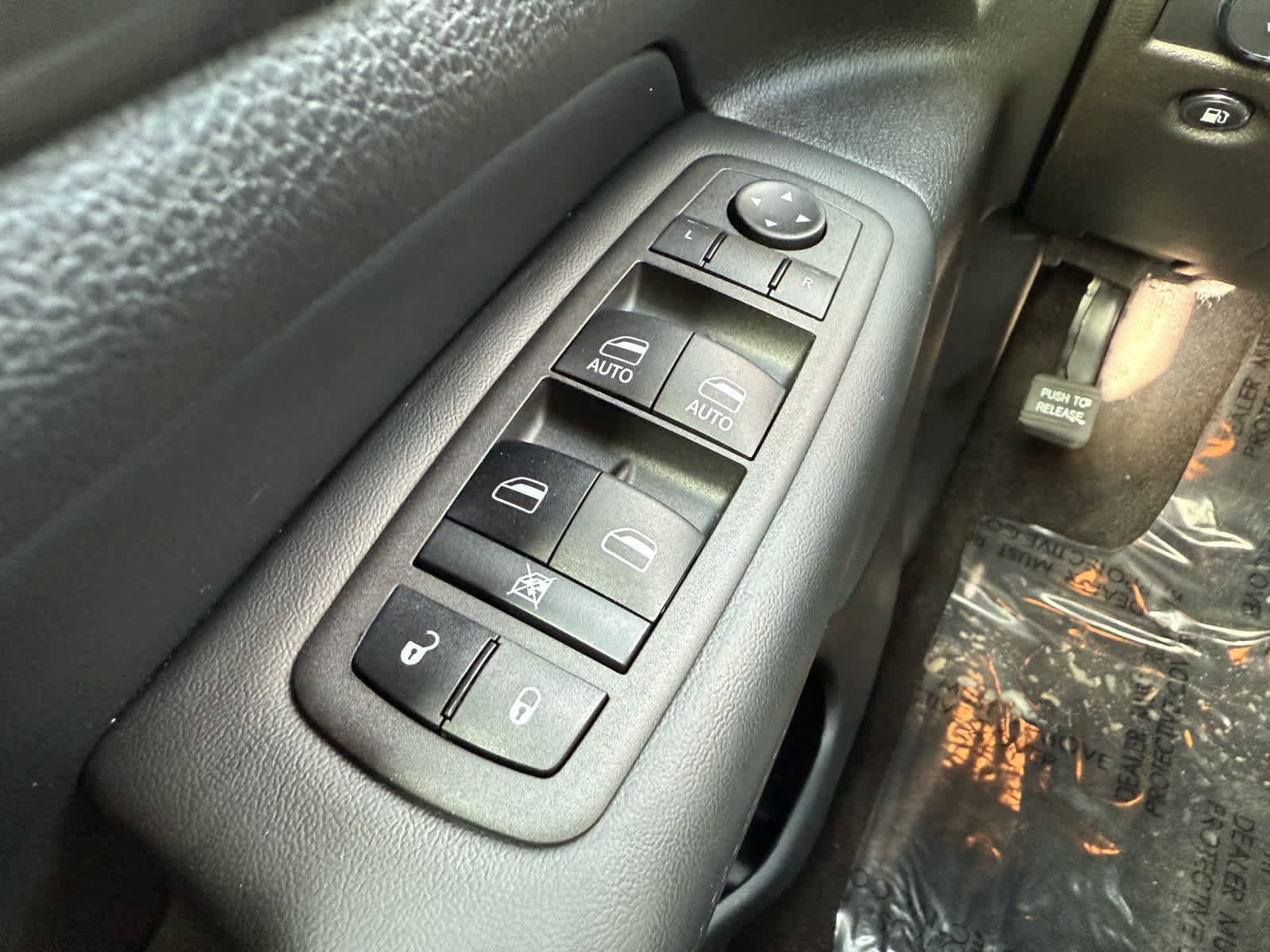 Used 2021 Jeep Grand Cherokee Laredo image 24