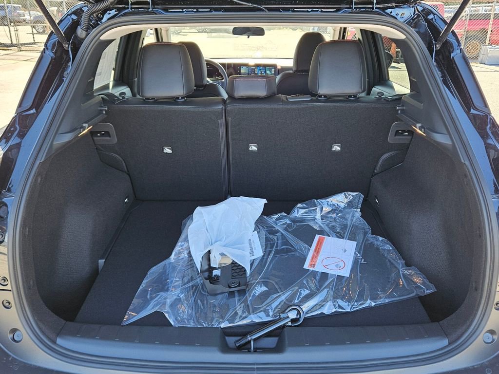 New 2026 Nissan Kicks SR image 11