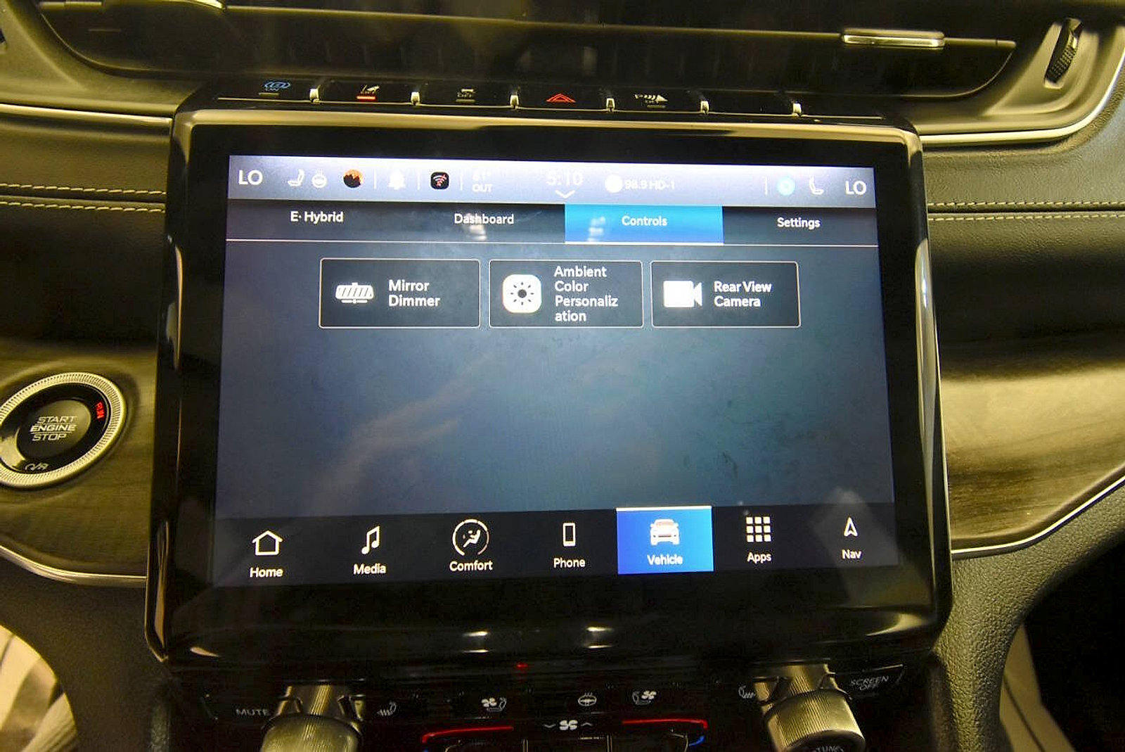 Used 2024 Jeep Grand Cherokee Overland w/ Trailer Tow Package AWD/4WD image 26