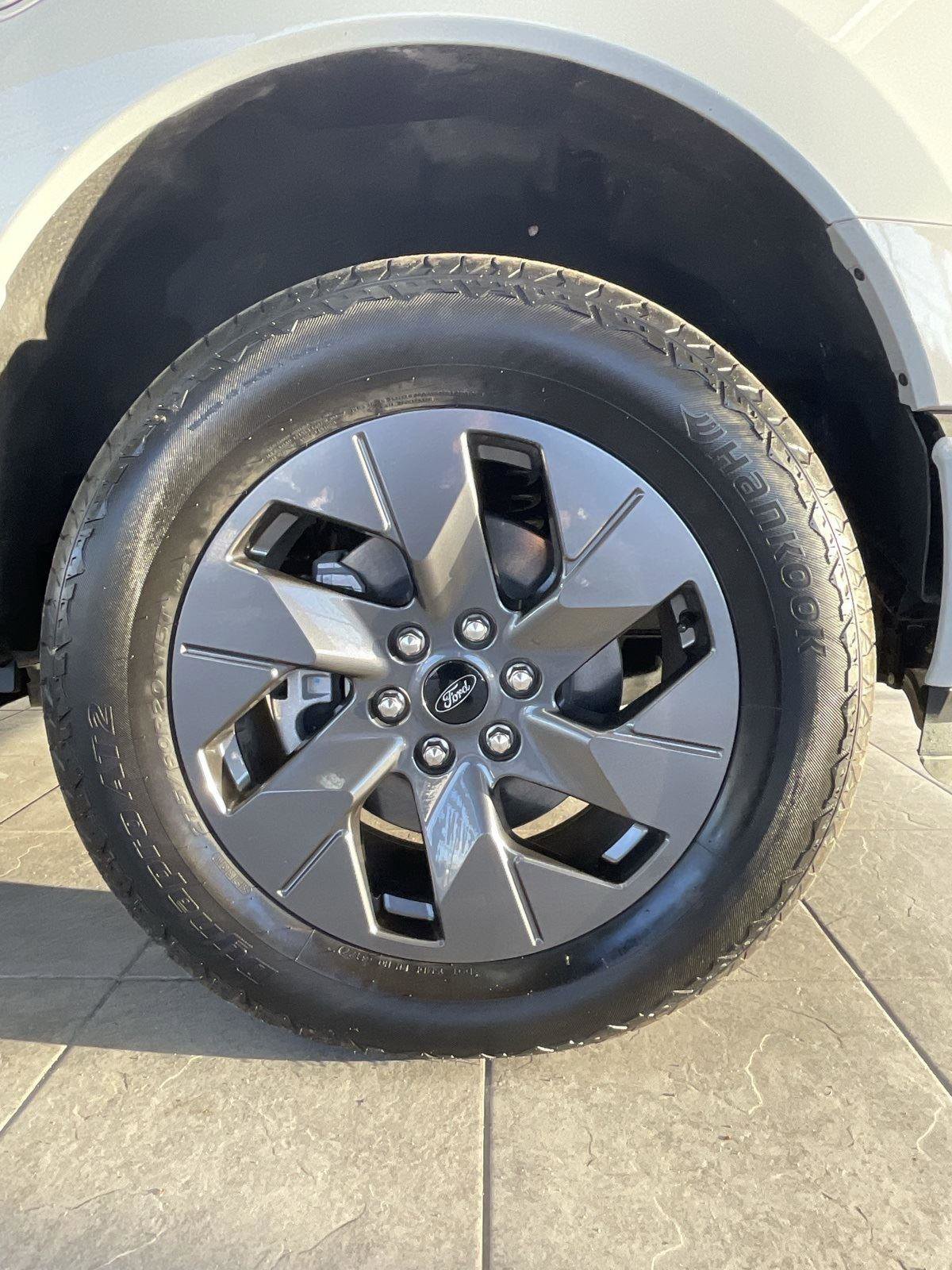 Used 2023 Ford F150 Lightning Lariat image 12