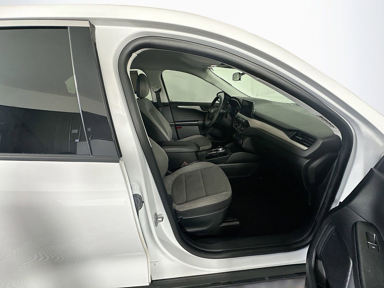 Used 2022 Ford Escape SE FWD image 25