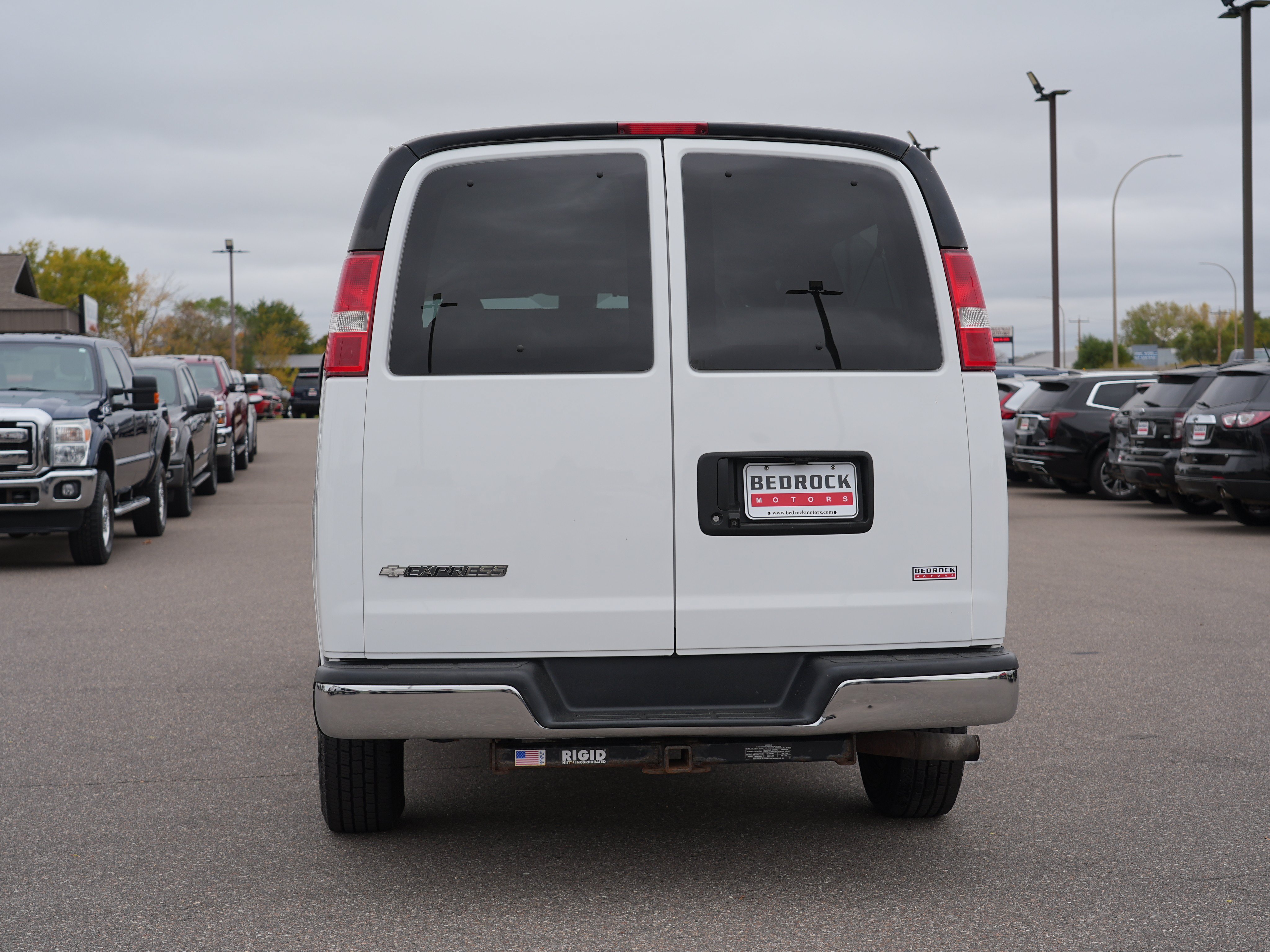 Used 2019 Chevrolet Express 3500 LT w/ LT Preferred Equipment Group RWD image 4