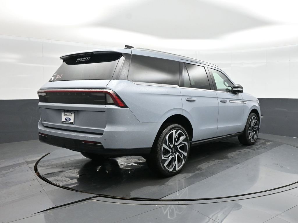 New 2026 Lincoln Navigator Reserve AWD/4WD image 7