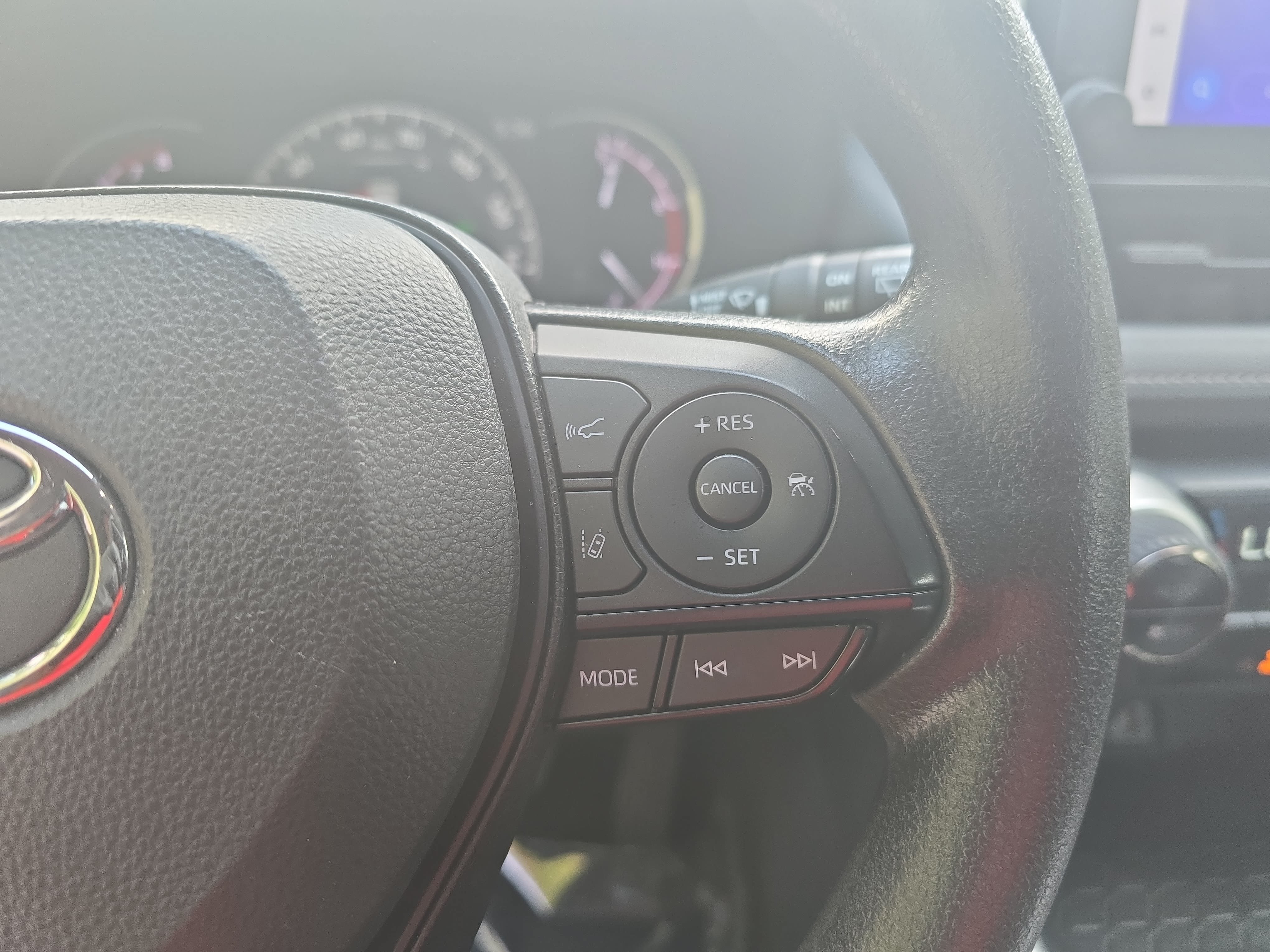 Used 2024 Toyota RAV4 XLE AWD/4WD image 17