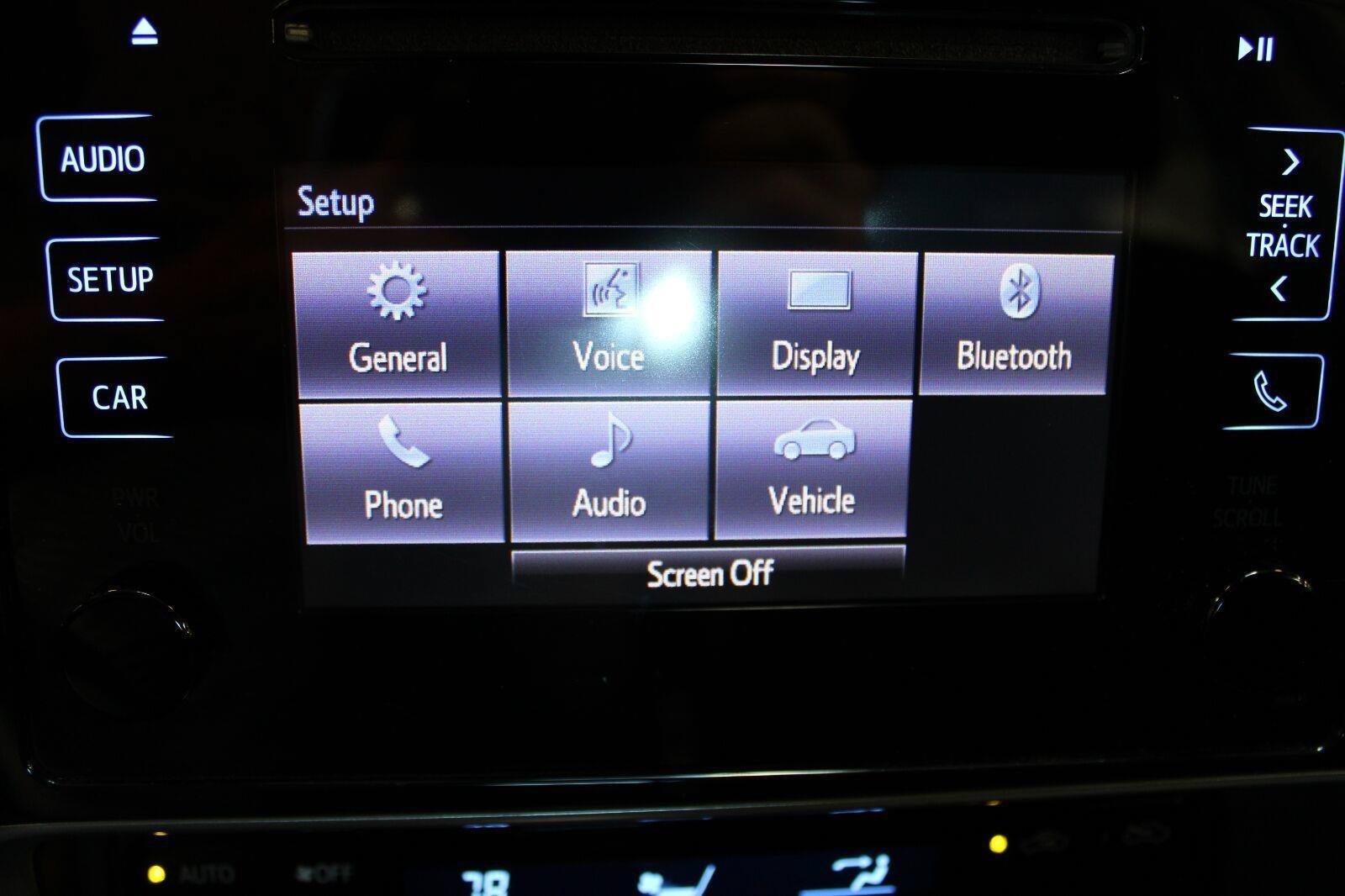 Used 2018 Toyota Corolla LE FWD image 21