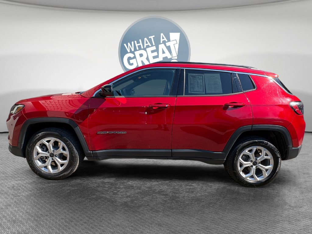 Certified 2025 Jeep Compass Latitude AWD/4WD image 7