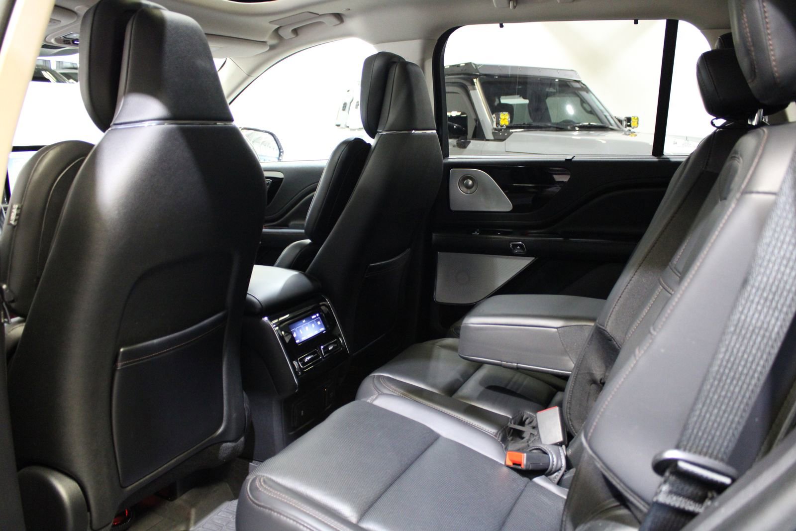 Used 2021 Lincoln Aviator Reserve w/ Equipment Group 202A AWD/4WD image 41
