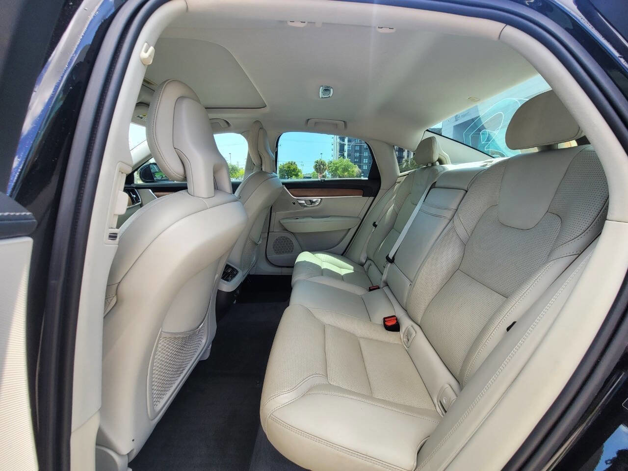 Used 2017 Volvo S90 T5 Inscription w/ Vision Package FWD image 11
