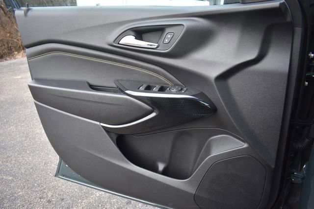 New 2026 Chevrolet Trax LT w/ LPO, Blackout Package image 31