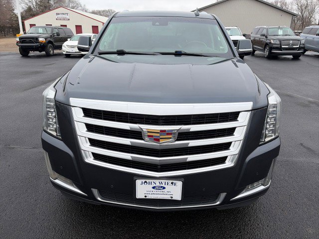 Used 2019 Cadillac Escalade Luxury AWD/4WD image 8