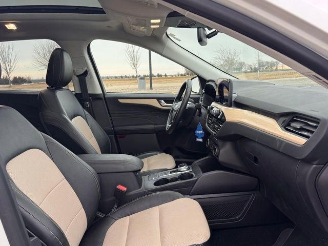 Used 2022 Ford Escape Titanium w/ Titanium Elite Package image 22