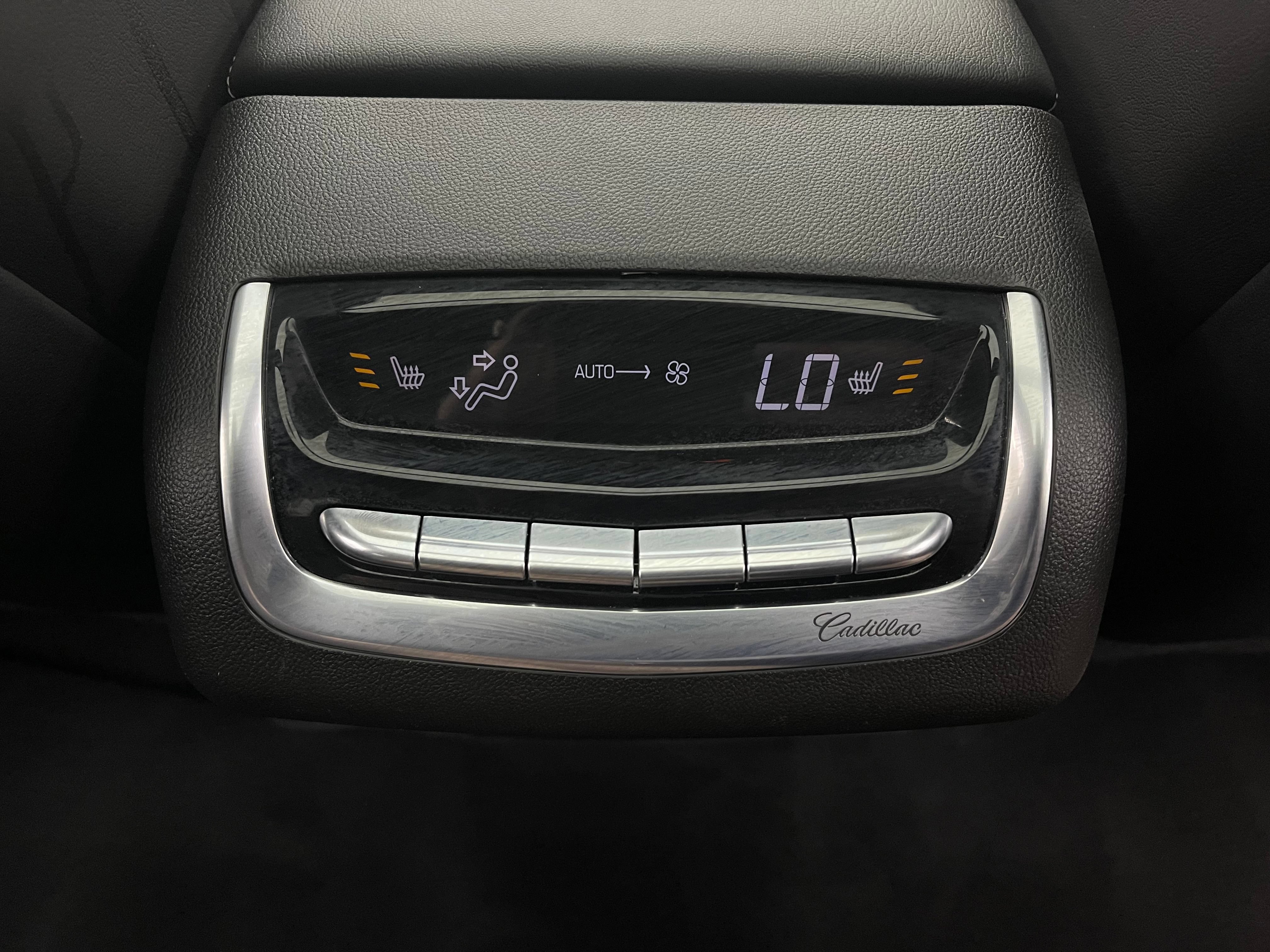 Used 2023 Cadillac XT6 Premium Luxury w/ Technology Package AWD/4WD image 8