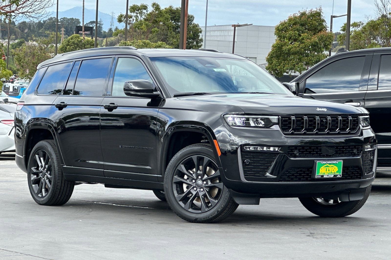 New 2026 Jeep Grand Cherokee L Limited AWD/4WD image 2