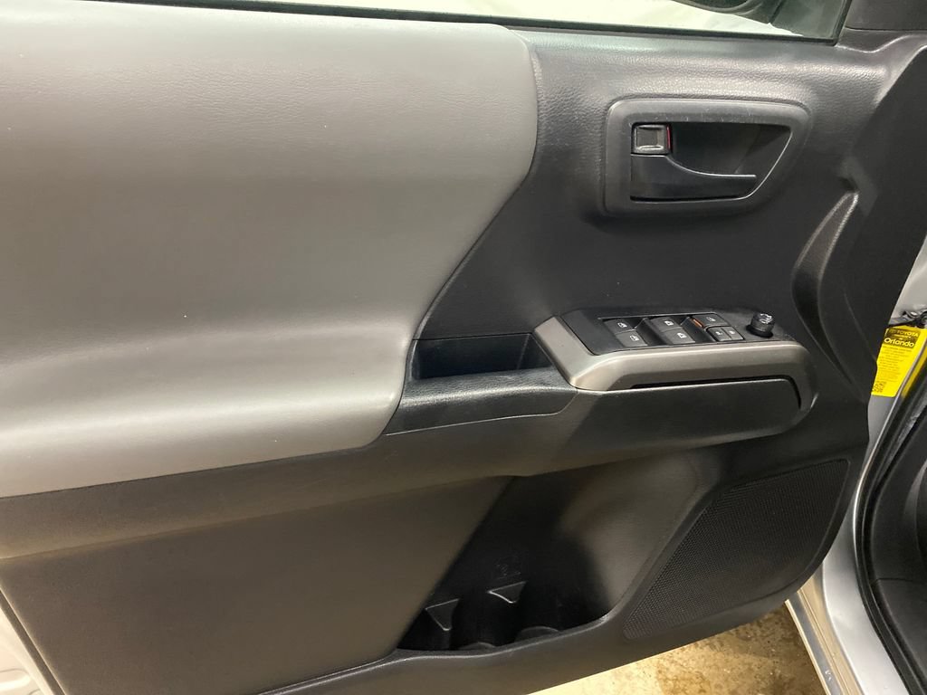 Used 2023 Toyota Tacoma SR5 RWD image 12