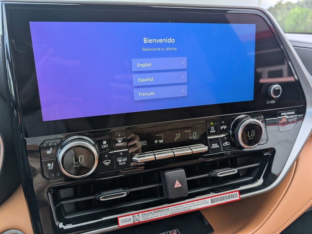 New 2026 Toyota Highlander Platinum image 13