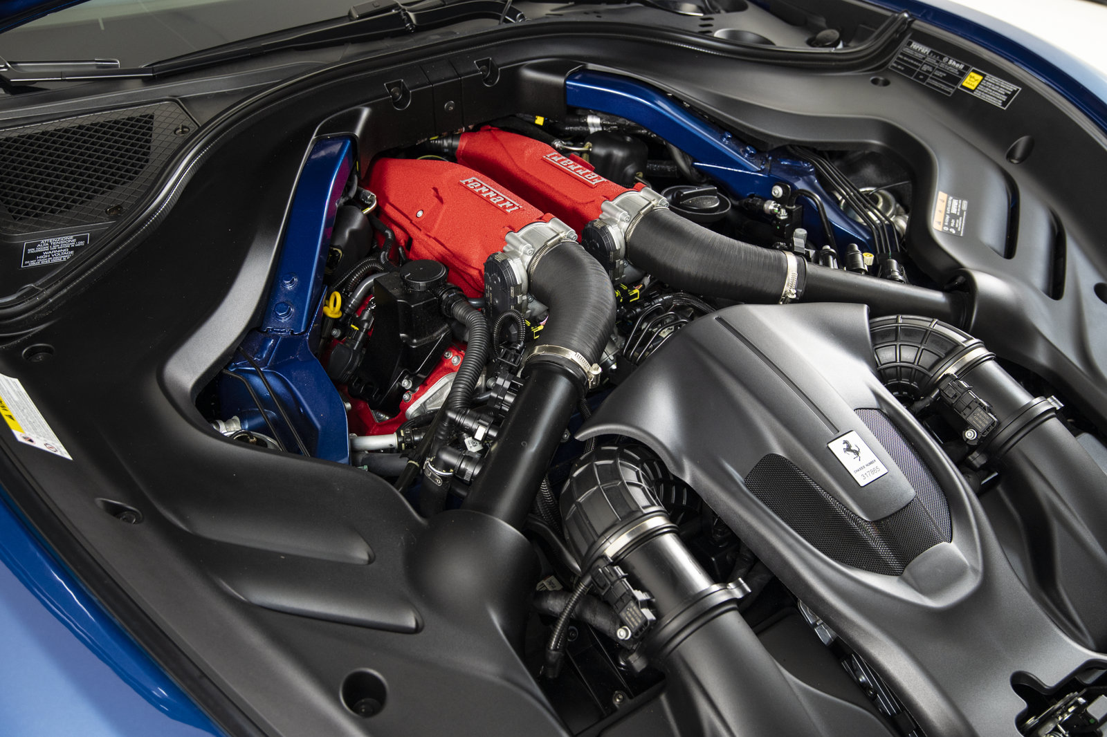 Certified 2025 Ferrari Roma Spider RWD image 37