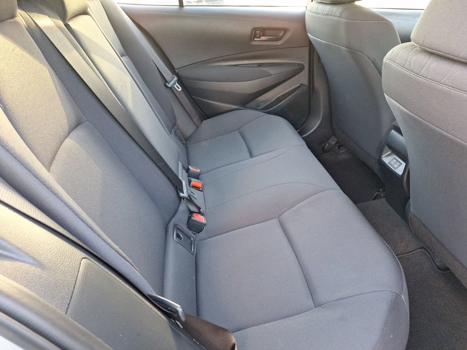 Used 2023 Toyota Corolla LE image 31