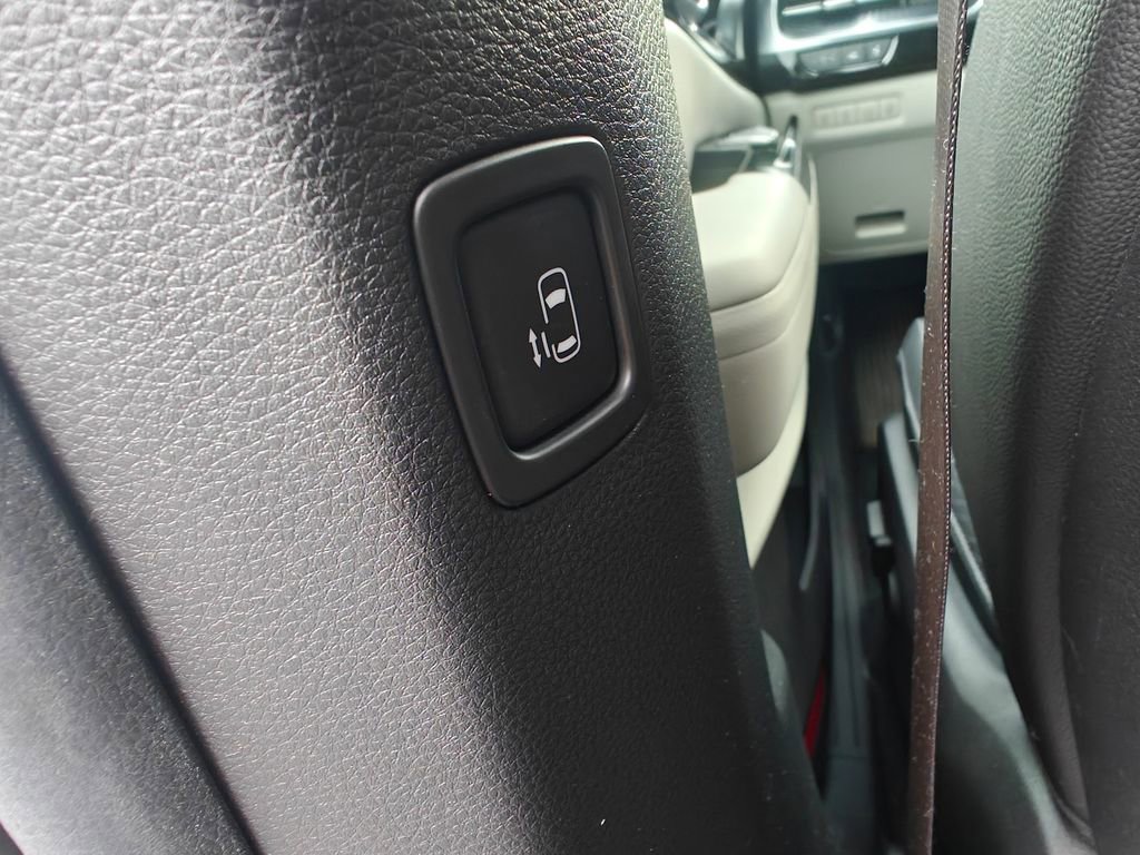 Used 2022 Kia Carnival SX Prestige image 21