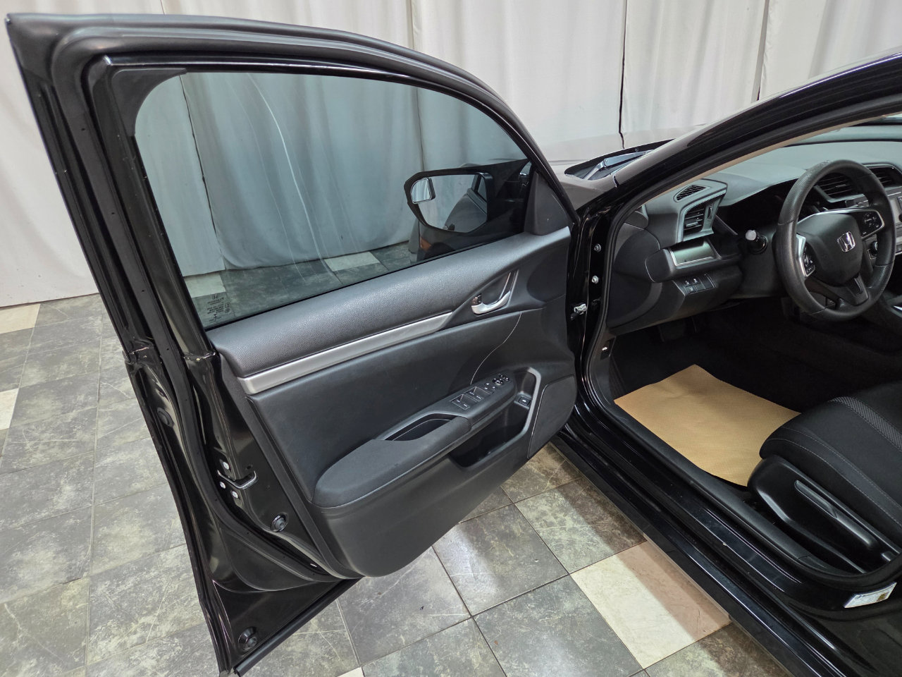 Used 2020 Honda Civic LX image 9