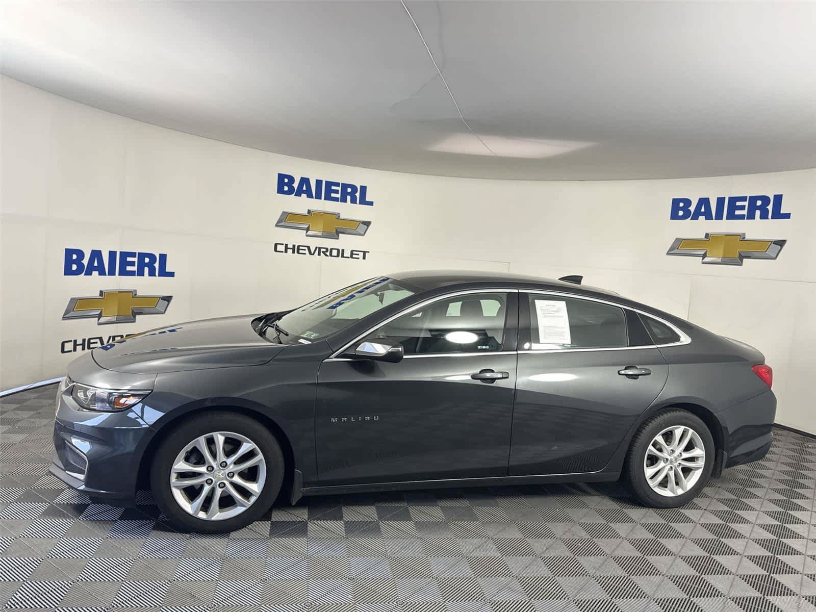 Used 2016 Chevrolet Malibu LT FWD image 2