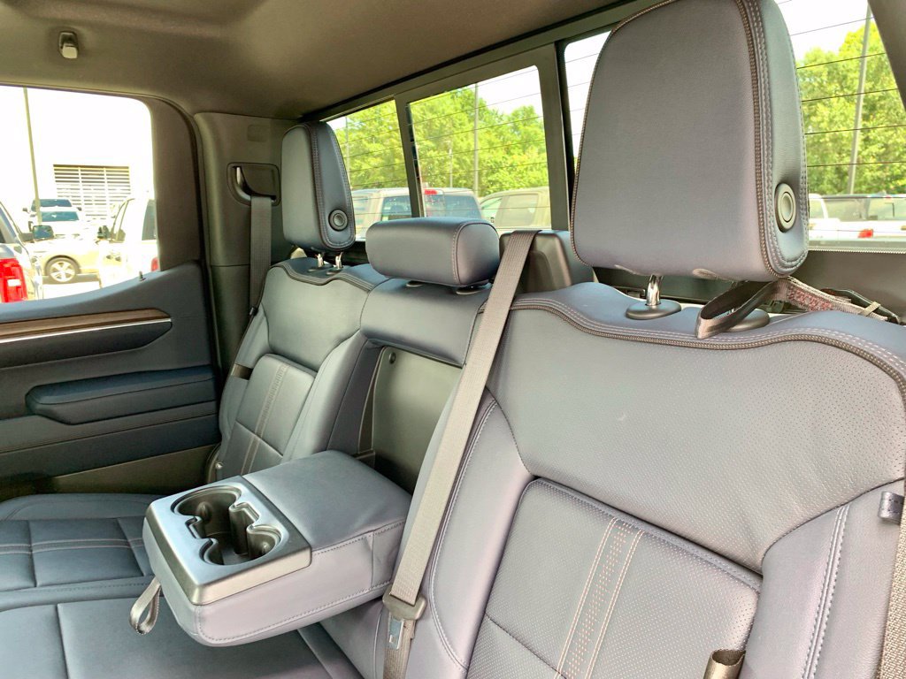 Used 2023 Chevrolet Silverado 1500 High Country w/ Technology Package AWD/4WD image 19